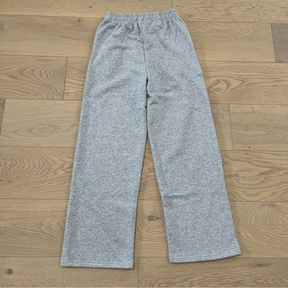 ALO Yoga Accolade Set Quarter Zip and Sweatpants Light Gray Unisex - Picture 16 of 16